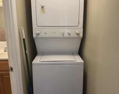 245 Lee Avenue - Photo Thumbnail 13