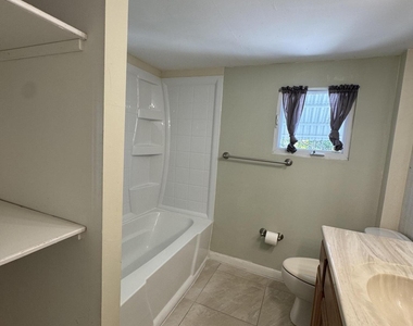 245 Lee Avenue - Photo Thumbnail 4