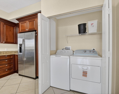 1660 Renaissance Commons Boulevard - Photo Thumbnail 14