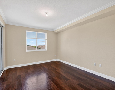 1660 Renaissance Commons Boulevard - Photo Thumbnail 15