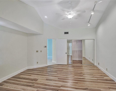 6698 Montego Bay Boulevard - Photo Thumbnail 13