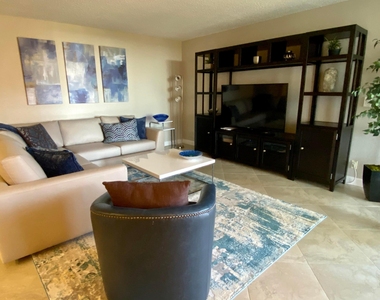 2255 Lindell Boulevard - Photo Thumbnail 7
