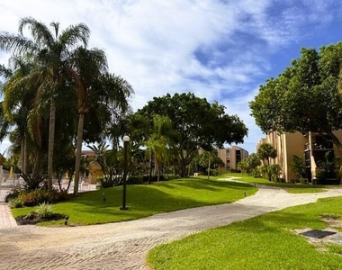 2255 Lindell Boulevard - Photo Thumbnail 28