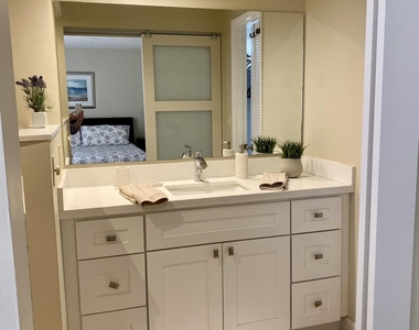 2255 Lindell Boulevard - Photo Thumbnail 17