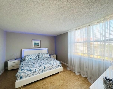2255 Lindell Boulevard - Photo Thumbnail 10