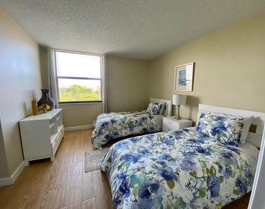 2255 Lindell Boulevard - Photo Thumbnail 14