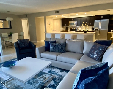 2255 Lindell Boulevard - Photo Thumbnail 9