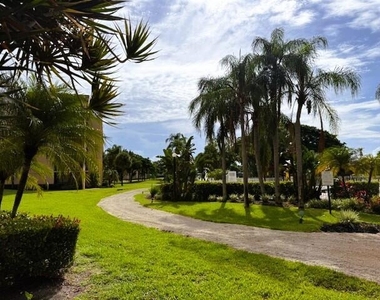 2255 Lindell Boulevard - Photo Thumbnail 29