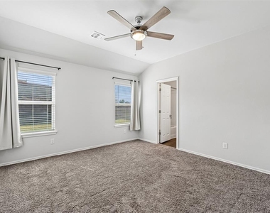 933 S Blackjack Lane - Photo Thumbnail 6
