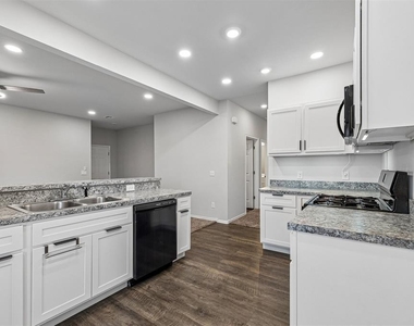 933 S Blackjack Lane - Photo Thumbnail 5