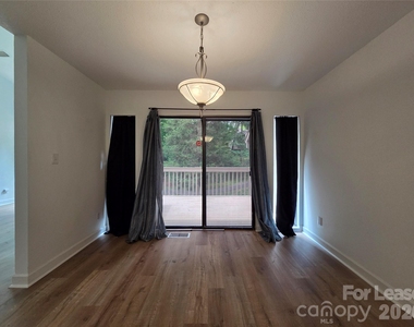 23 Longbow Court - Photo Thumbnail 5