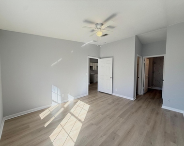 5289 Stacy Street - Photo Thumbnail 5