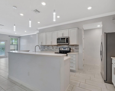2854 Bard Street - Photo Thumbnail 2
