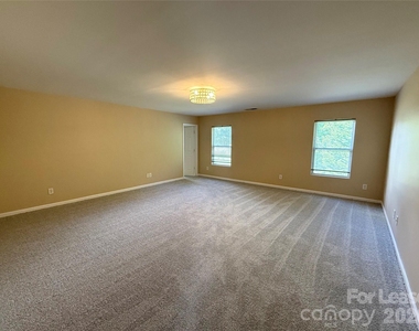 2223 Savannah Hills Drive - Photo Thumbnail 6