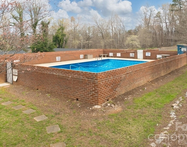 75 Laurelwood Drive - Photo Thumbnail 9