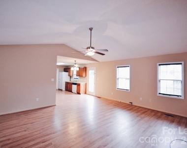 5139 Silver Tree Trail - Photo Thumbnail 2