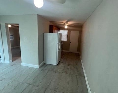 725 21st Street - Photo Thumbnail 1