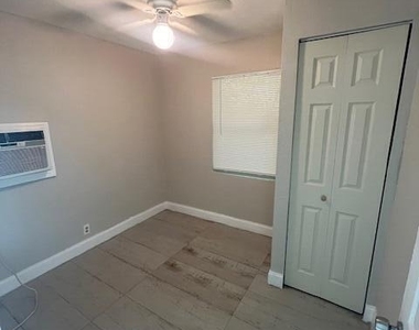725 21st Street - Photo Thumbnail 11