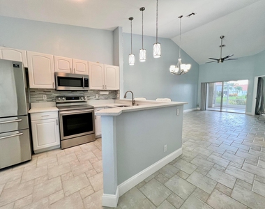 15306 W Tranquility Lake Drive - Photo Thumbnail 11