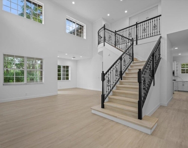 1029 Vintner Boulevard - Photo Thumbnail 3