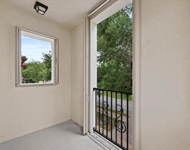 1029 Vintner Boulevard - Photo Thumbnail 27