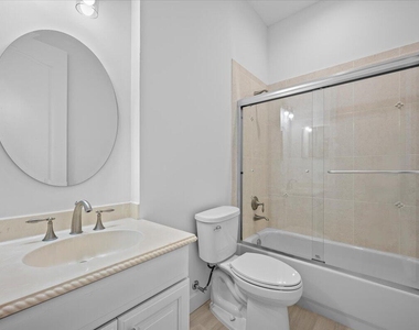 1029 Vintner Boulevard - Photo Thumbnail 17