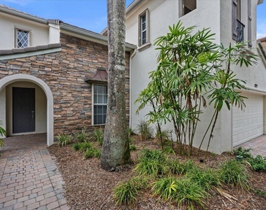 1029 Vintner Boulevard - Photo Thumbnail 2