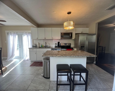 733 Green Street - Photo Thumbnail 1