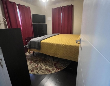 733 Green Street - Photo Thumbnail 6
