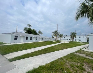 4393 Windsor Avenue - Photo Thumbnail 6