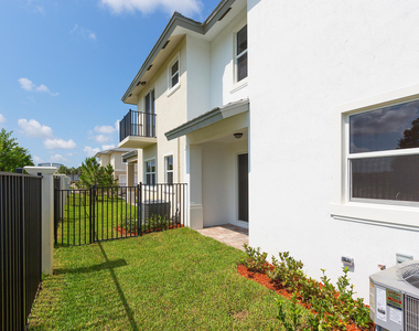 6979 Pines Circle - Photo Thumbnail 15