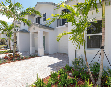 6979 Pines Circle - Photo Thumbnail 1