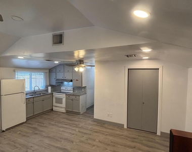 311 S K Street - Photo Thumbnail 4
