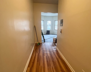 25 Ravine Avenue - Photo Thumbnail 2