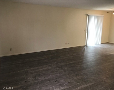 2129 Woodberry Ave - Photo Thumbnail 9