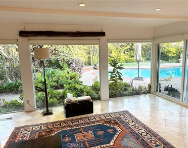 27424 Rainbow Ridge - Photo Thumbnail 11