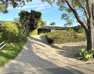 27424 Rainbow Ridge - Photo Thumbnail 3