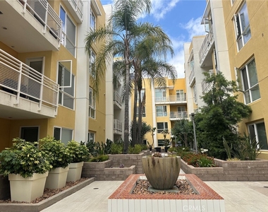 21301 Erwin Street - Photo Thumbnail 44