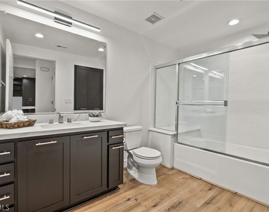 21301 Erwin Street - Photo Thumbnail 21