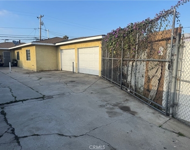 1111 W 93rd - Photo Thumbnail 9