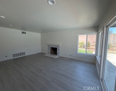 2214 Montague - Photo Thumbnail 8