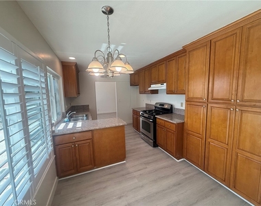 2214 Montague - Photo Thumbnail 18