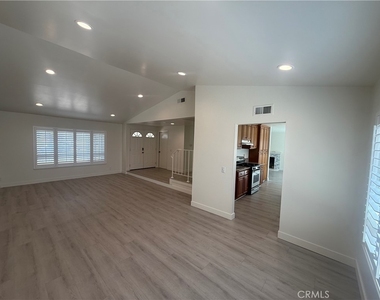 2214 Montague - Photo Thumbnail 16
