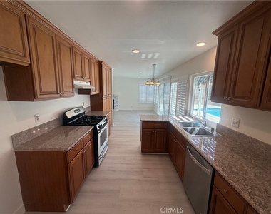 2214 Montague - Photo Thumbnail 17