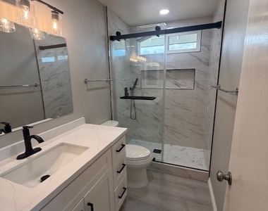 2214 Montague - Photo Thumbnail 18