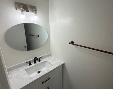 2214 Montague - Photo Thumbnail 10