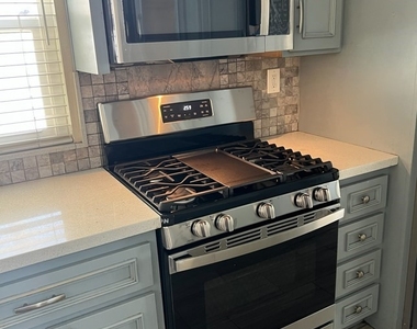 28561 Foxboro Lane - Photo Thumbnail 21