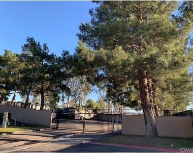 28561 Foxboro Lane - Photo Thumbnail 10