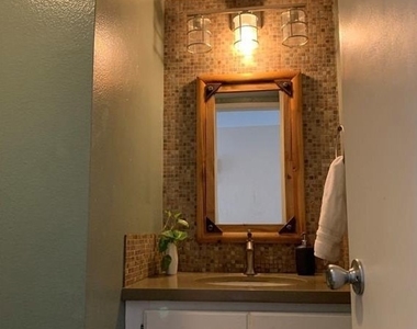 28561 Foxboro Lane - Photo Thumbnail 6