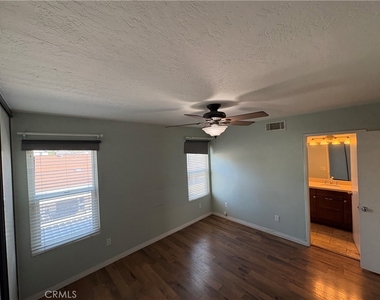 28561 Foxboro Lane - Photo Thumbnail 12